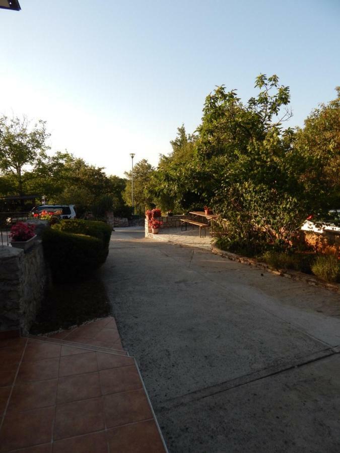 Apartment Strmac Labin  Bagian luar foto