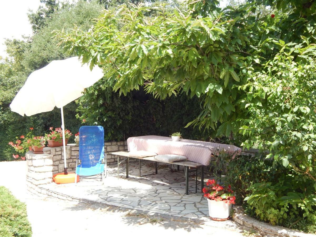 Apartment Strmac Labin  Bagian luar foto