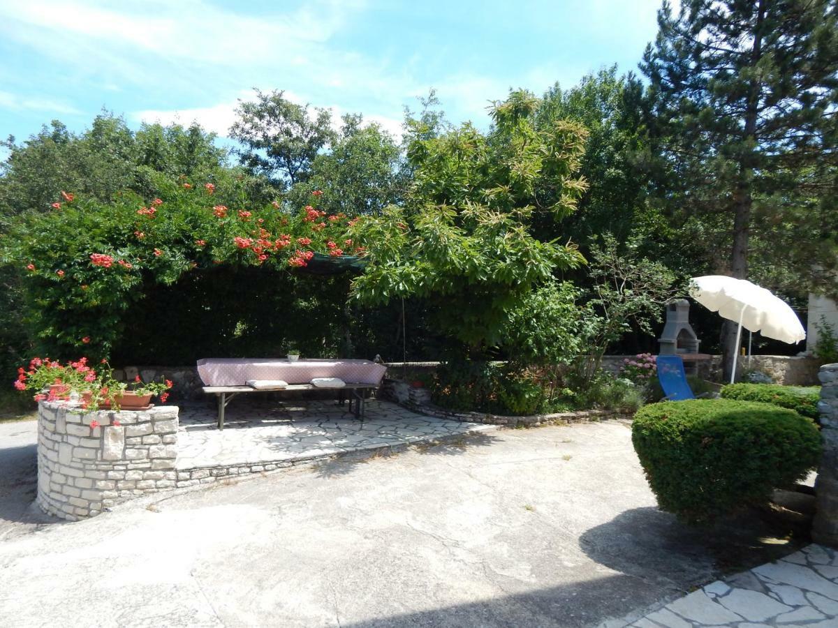 Apartment Strmac Labin  Bagian luar foto